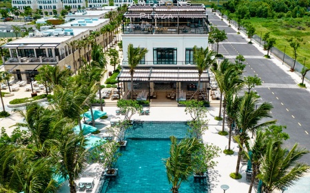 The Hamptons Plaza hợp tác cùng Nội Thất Quang Đông cung cấp sản phẩm bàn ghế giả mây cao cấp